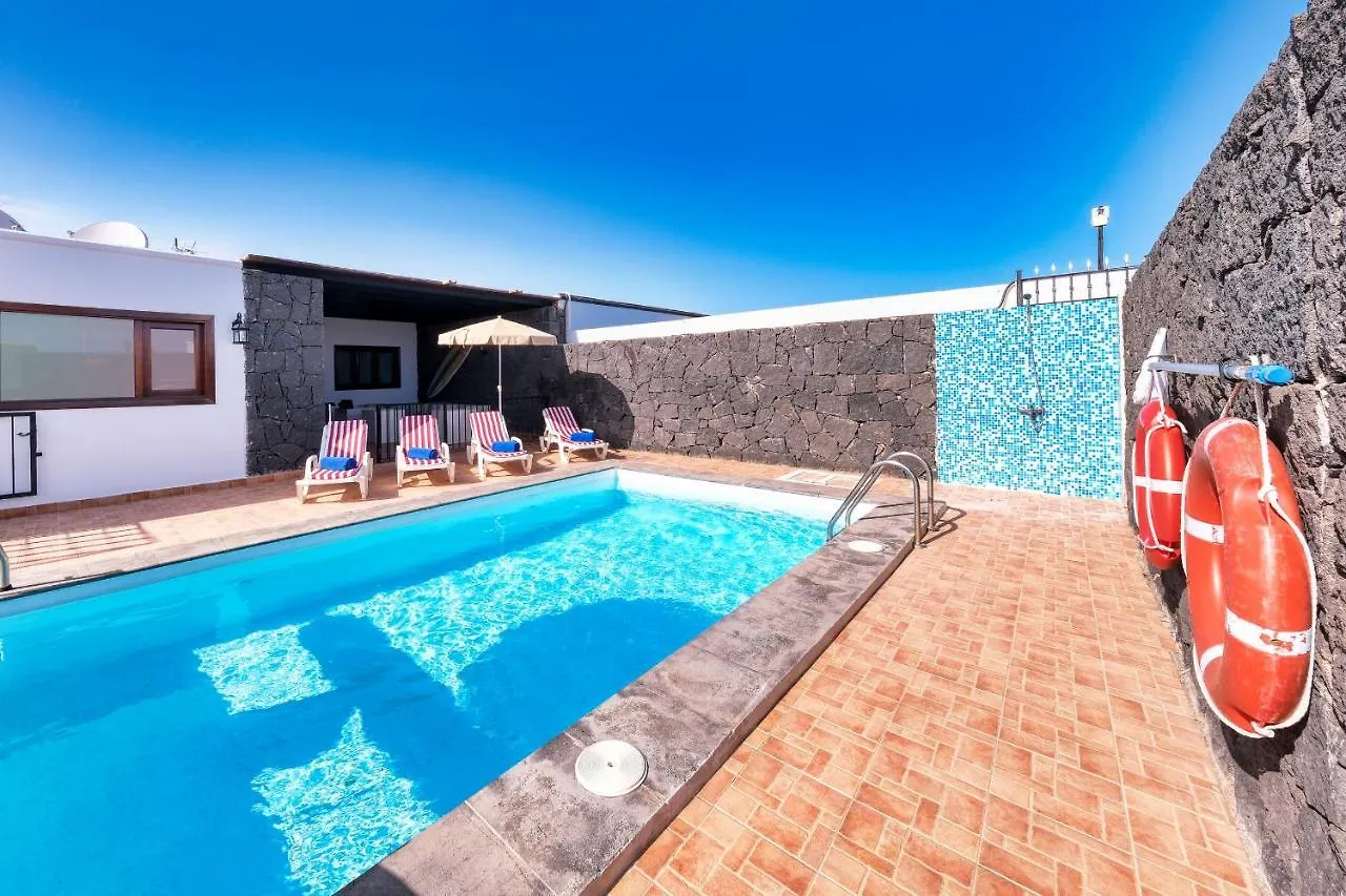 Villa Aurelia-Pool, Jacuzzi And Solarium Playa Blanca  Spain