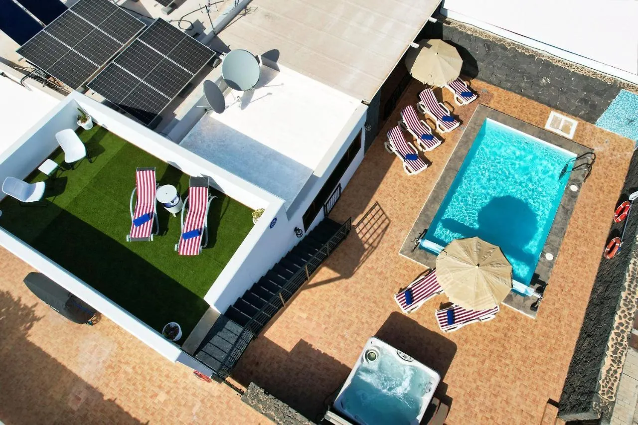 Villa Aurelia-Pool, Jacuzzi And Solarium Playa Blanca
