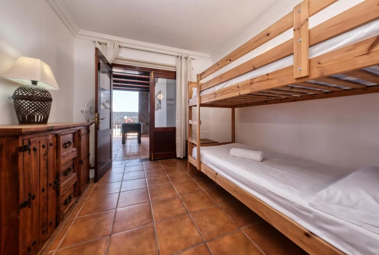 Villa Aurelia-Pool, Jacuzzi And Solarium Playa Blanca  Spain