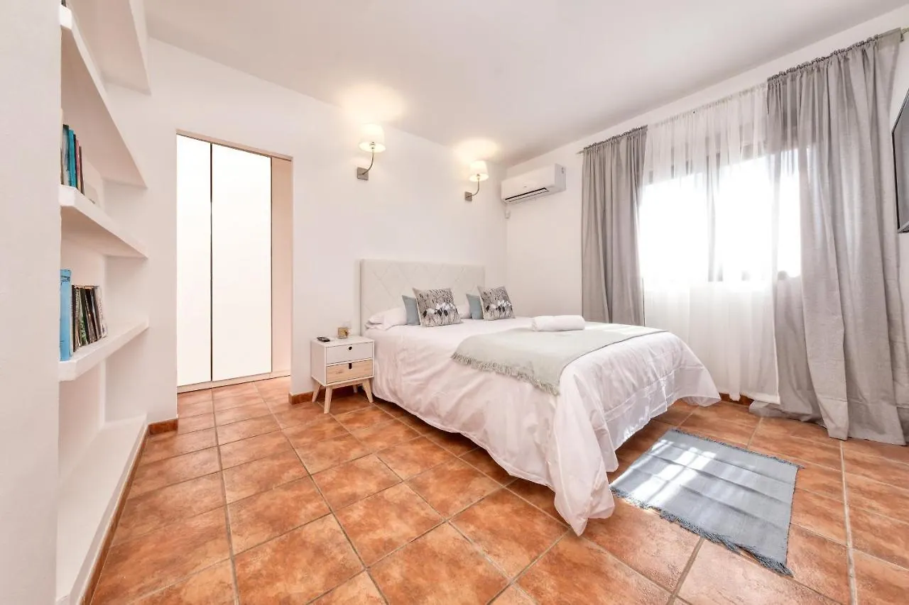 Villa Aurelia-Pool, Jacuzzi And Solarium Playa Blanca