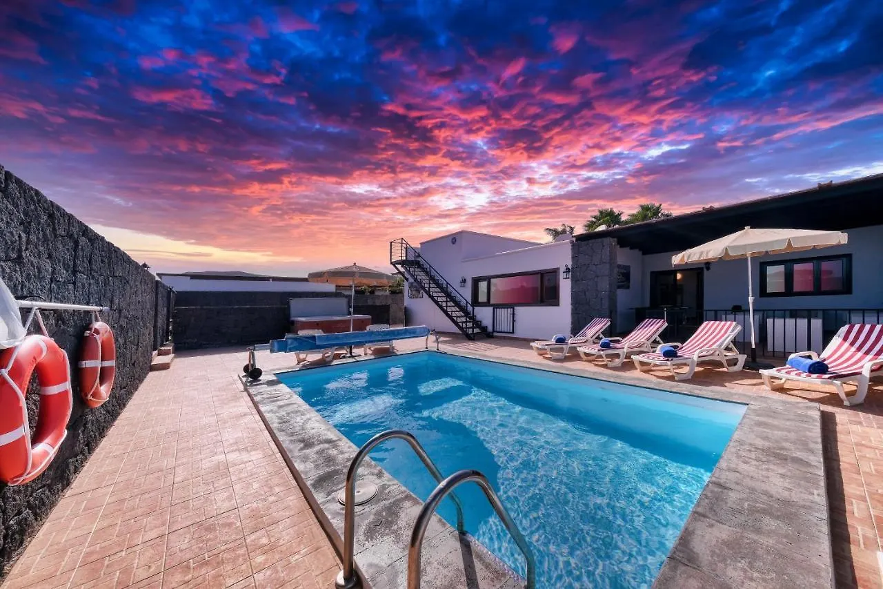 Villa Aurelia-Pool, Jacuzzi And Solarium Playa Blanca